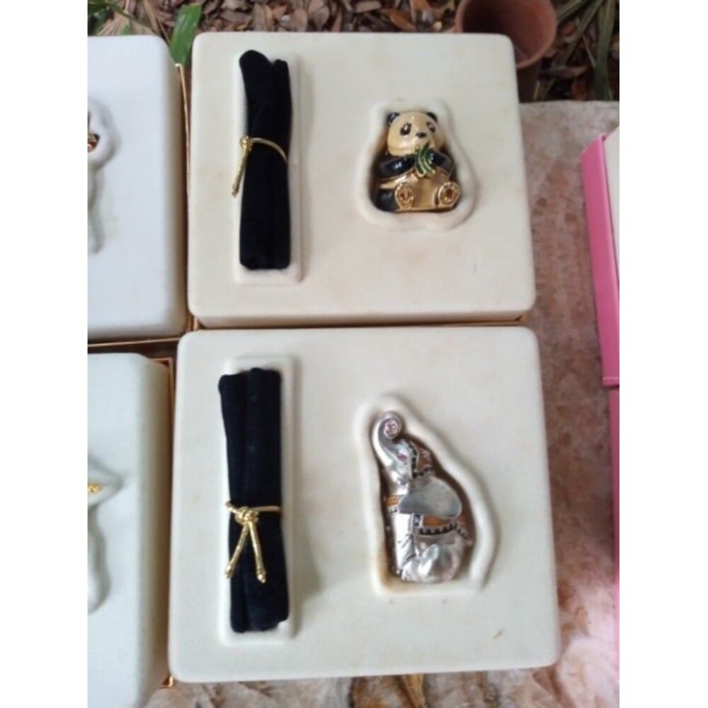 Vintage Estee Lauder Collectible Perfume Compacts - Picture 5 of 12